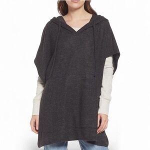 Treasure & Bond Hooded Poncho Black Bean OS